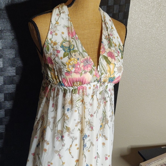 Gorgeous Mon Ami USA Long Floral Dress - Picture 2 of 8